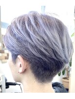 美容室ファンタジー&nbsp;シャドウルーツシルバーアッシュ