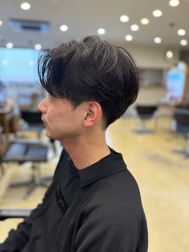 Men’s CANOE 山口小郡店 メンズカット/メンズパーマ/メンズ眉毛【メンズカノエ】 刈り上げセンターパート