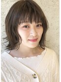 無造作に揺れ動くヘルシーミディ
