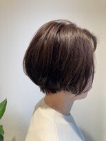 キー(KEY) 前下がりショートボブ