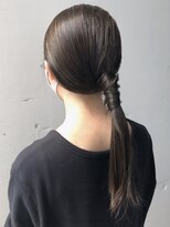 タイトなロングヘアアレンジ  エジリ
