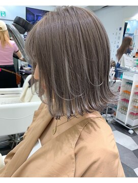 ラピス 千葉(Lapis) グレージュ外ハネスタイル☆