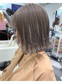 グレージュ外ハネスタイル☆