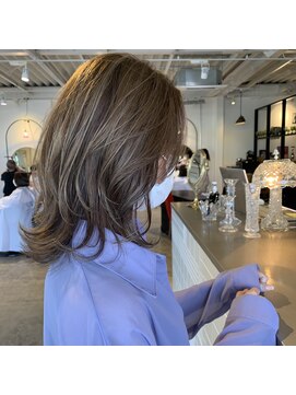 ジジ フルアヘッド(Gigi fullahead) オトナミディアムレイヤー*デザインハイライト