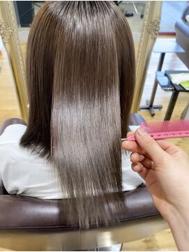 ルッツ(Lutz. hair design) バイカルテ【千代田彩夏】