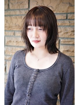 オグジュアリー 表参道(aux.) フェイスレイヤーでお洒落カジュアルヘアに