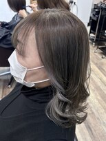 ハーツ(Heart's)&nbsp;白髪ぼかし×インナーカラー