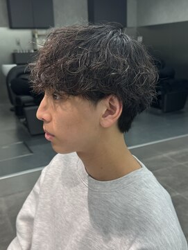 ジーニー 千葉(GENiE) ウルフ/センターパート/カルマパーマ/ニュアンスパーマ/古荘竜生