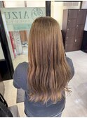 ベージュ