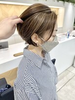 ステアケース ギンザセブン(stair:case ginza7)&nbsp;ハイライト白髪ぼかしグレージュハンサムショートボブ