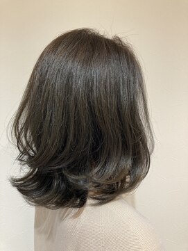 モガ美容室(Moga) レイヤーをたっぷり入れたくびれミディ♪