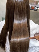 極上の艶に夢中になる、”Aujua ”の美髪トリートメント♪髪質改善&学割&メンズカットも人気◎
