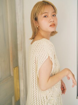 リィベ(Liibe) ボブ/外ハネ/ダブルカラー