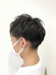 ショート　マッシュ　ショートボブ　HEADS 市川　学割　イルミナ