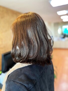 アークスヘアー べージュハイライトナチュラルブリーチなし大人ボブ肩ライン