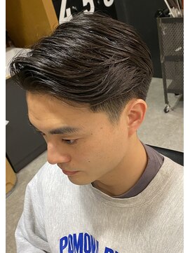 フランクスバーバーザスタンド(Frank’s barber the stand) ビジネスサイドパート刈り上げツーブロック