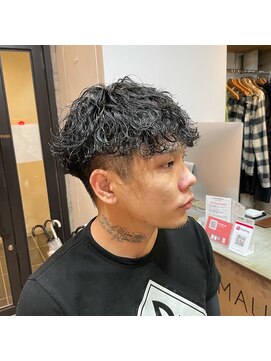 モーブ(MAUVE) 波巻きツイストスパイラルパーマメンズマッシュ