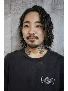 メゾンフォーメン(Maison for men) 波巻きスパイラルパーマ　かき上げパーマ　波巻きパーマ　ロング