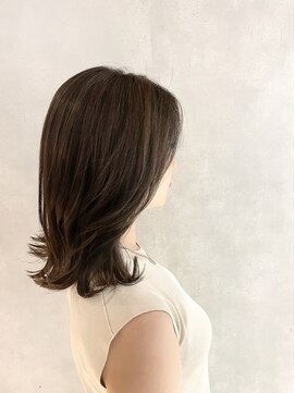 アイディール(:ideal) 外はねミディアムレイヤーに、透明感カラー♪