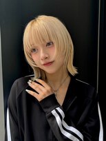 ノイ(noi)&nbsp;顔周りレイヤーカットくびれヘアミルクティーベージュカラー