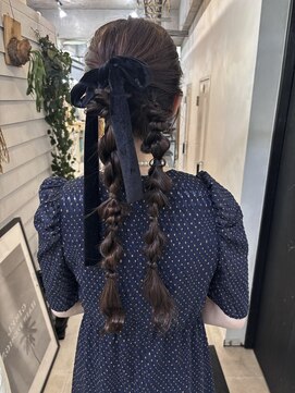 ジゼル 博多(GiseL) 【杏実】ツインポニー　ベロアリボン　結婚式ヘアセット