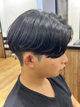 デプト(DEPT.) ニュアンスパーマセンターパートメンズカットメンズパーマ眉毛