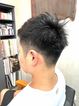 オト(oto) 清潔感×スタイリッシュ　メリハリのあるフェードカット