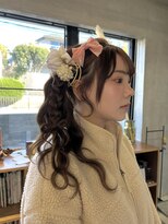 ナル(nalu.)&nbsp;サイドアップ/成人式ヘア/編みおろし