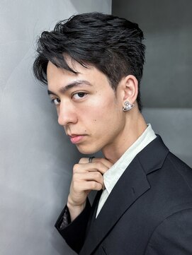 アイティーバイアルバム 藤沢店(IT by ALBUM) ブルーブラックフェザーパーマ_F50120