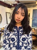 巻きもストレートも楽しめる大人の色気漂うミディアムレイヤー