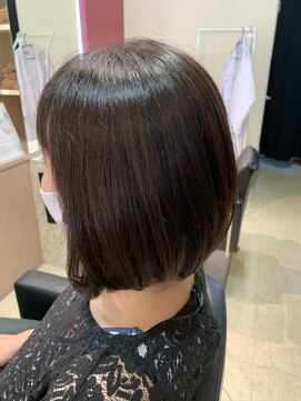 ミズグラート(Ms. grato) 前下がりの柔らかいふんわりボブ