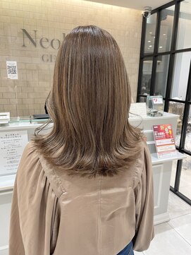 ネオリーブギンザ 銀座店(Neolive GINZA) 外ハネミディアムスタイル