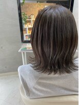 ファム(Fam)&nbsp;透明感あるカラーにお手入れ簡単ボブスタイル