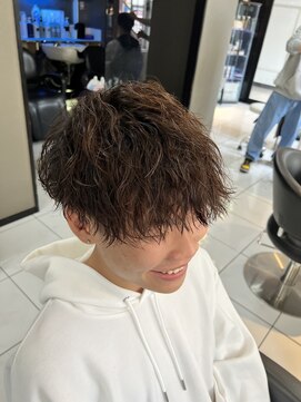 アイズ 海老名(AIZU) ツイストスパイラルパーマ　波巻き波打ちスペインカールマッシュ