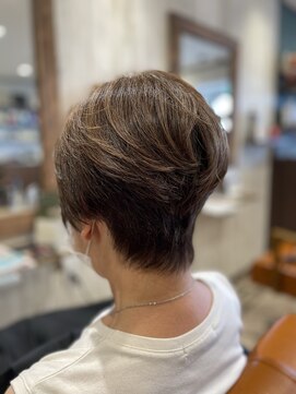 ビーエイチ(B.H) ふんわりショート