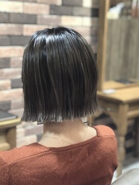 ホワイト 伊勢崎(WHITE) ブリーチ歴、暗染め歴をリペア!ナチュラルバレイヤージュ☆