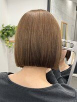 ラフ 新宿(Laff) 大人ボブ 切りっぱなしボブ アッシュカラー 縮毛矯正 美髪