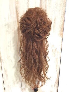 アンフィフォープルコ(AnFye for prco) 【AnFyeforprco】ハーフアップ×お花アレンジ☆