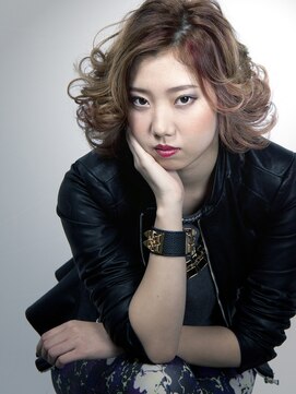 ヴォージュリアン(VOGES LIEN) ロックガール(外国人風カラー)