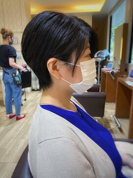 コワファースト パリ バイ アテナ(COIFF1RST PARIS by ATENA) メリハリ感抜群の大人ボブ