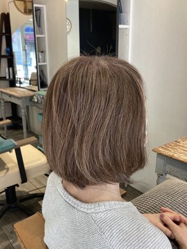 サスペンダーノート 荻窪(Suspender Note) 白髪ぼかしハイライトボブ