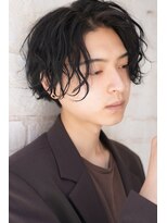 カライングドゥ(ing deux)&nbsp;スーツ短髪ツーブロック束感モテる黒髪シークレットパーマ流行