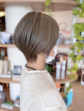 ヘアメイク ミチ 富田店(HAIRMAKE MICHI) 【MICHI 富田店　古作蓮】ヌーディーベージュ　丸みショート