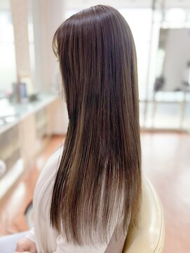 アークスヘアー ミルクティベージュ艶感ストレート透明感ナチュラル