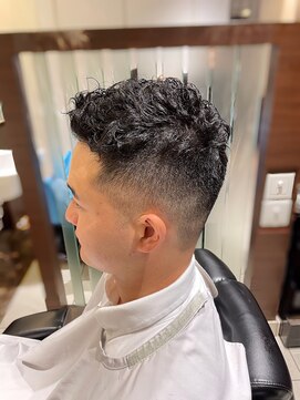 エヌドットバーバー ギンザ(N.BARBER GINZA) くせ毛ショート/フェード/ツーブロック刈り上げ【銀座】<理容室>