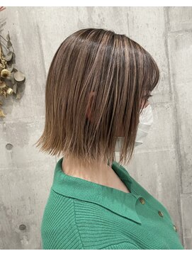 ビスポーク(BESPOKE) 20代30代40代小顔ハイライト大人パッツンボブ