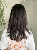 ウルフ　ミディアムウルフ　ぱっつん　暗髪　レイヤースタイル
