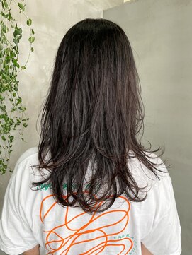 テトヘアー(teto hair) ウルフ　ミディアムウルフ　ぱっつん　暗髪　レイヤースタイル