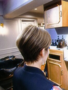 サロンドエー(SALON DE A)の写真/一人一人の骨格や髪質に合わせたカットでイメージチェンジもお任せ♪再現性の高さを実感してみて☆