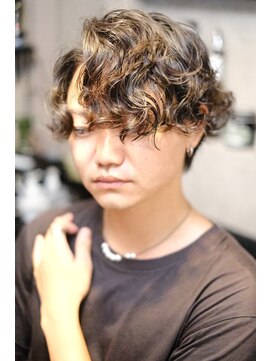 ブロートーキョーバーバーショップ 神田店(Bro Tokyo BARBERSHOP) 【神田】長めツーブロックナチュラルパーマ